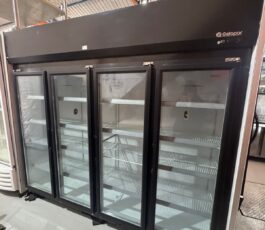 Geladeira expositora 4 portas – Gelopar – +2°C – 2,40 x 60 x 1,20