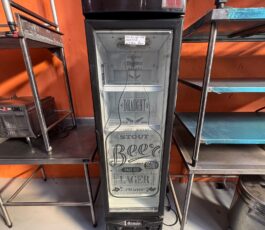 Cervejeira expositora slim Gelopar – 220v – 48 x 52 x 1,85