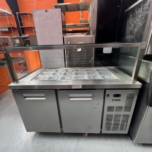 Balcão refrigerado com condimentadora - 18 gns - Macom - 1,44 x 70 x 1,28