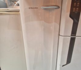Freezer vertical tampa cega – Eletrolux – 110v