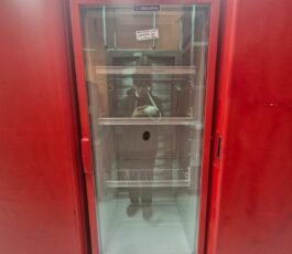 Geladeira vertical expositora – Metalfrio – 220v – 66 x 67 x 2,05